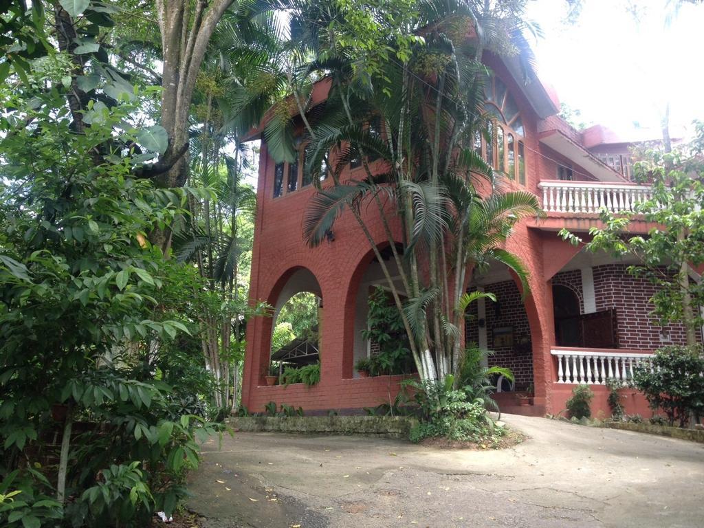 Hilltop Lodge Гувахати Номер фото