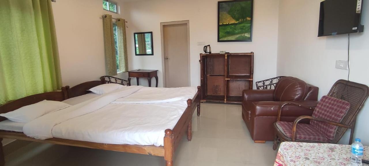 Hilltop Lodge Гувахати Номер фото