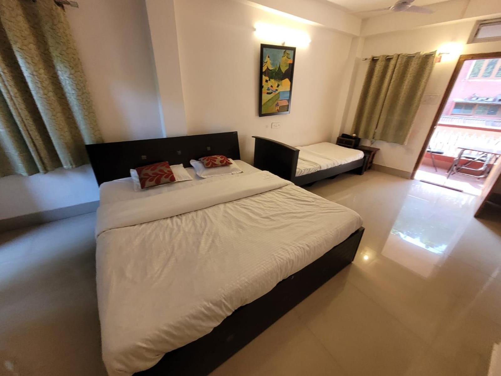 Hilltop Lodge Гувахати Номер фото
