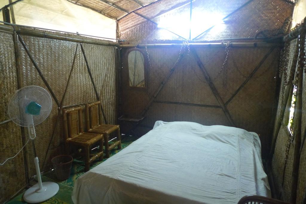 Hilltop Lodge Гувахати Экстерьер фото