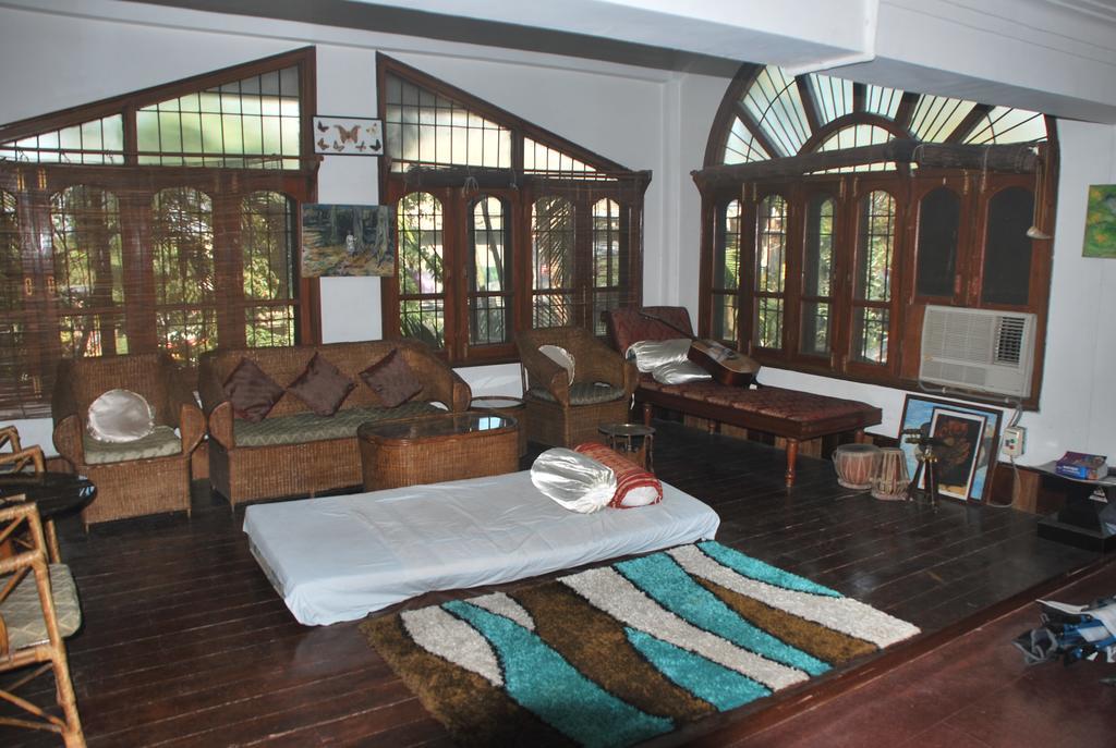 Hilltop Lodge Гувахати Экстерьер фото